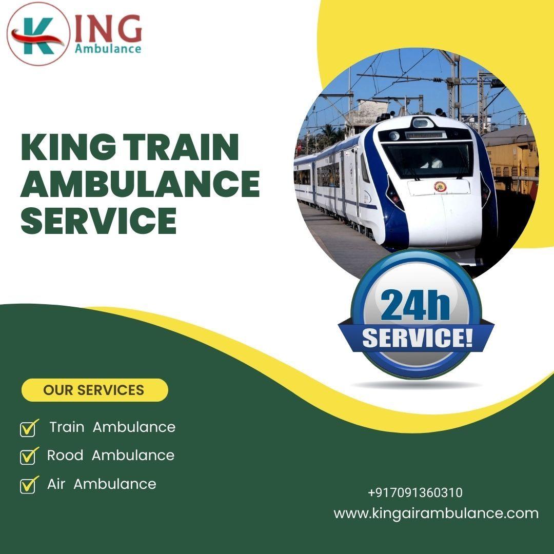 King Train Ambulance in Bhopal provides continuous medical assistance 