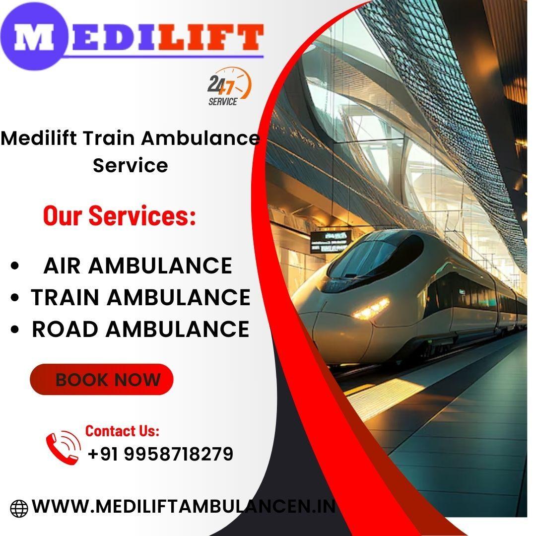 Use the  Medilift Train Ambulance Service in Pune with the Medical Team