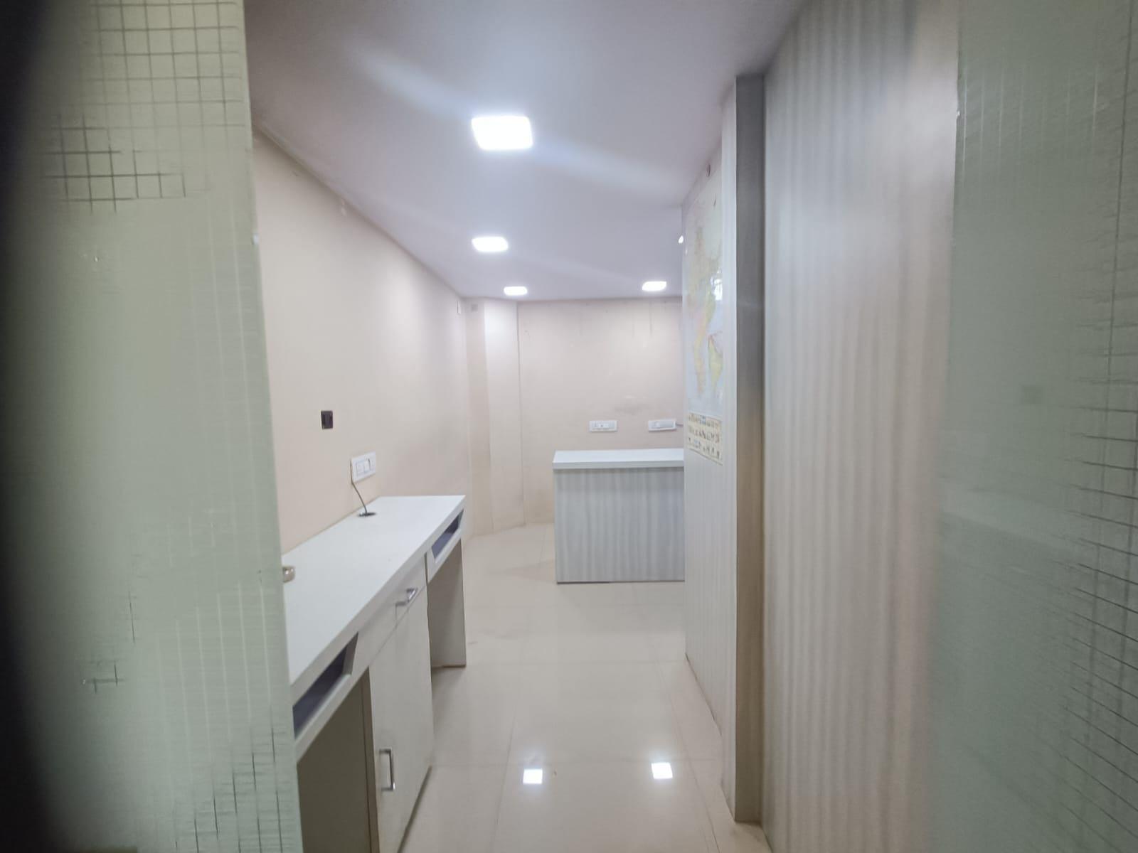 Ready-to-Move Office in Kandivali West Ideal for Startups & Small Businesses