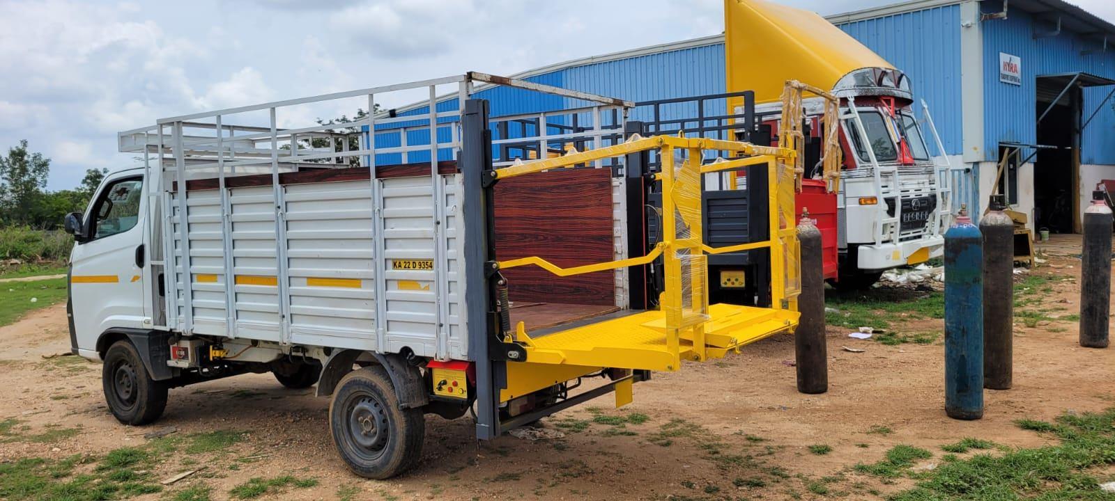 Tail Lift Manufacturer In India | Column Tail Lift | Material Handling Equipment