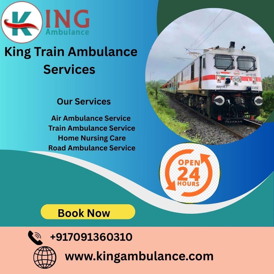  King Train Ambulance in Siliguri transports the patient safely and carefully