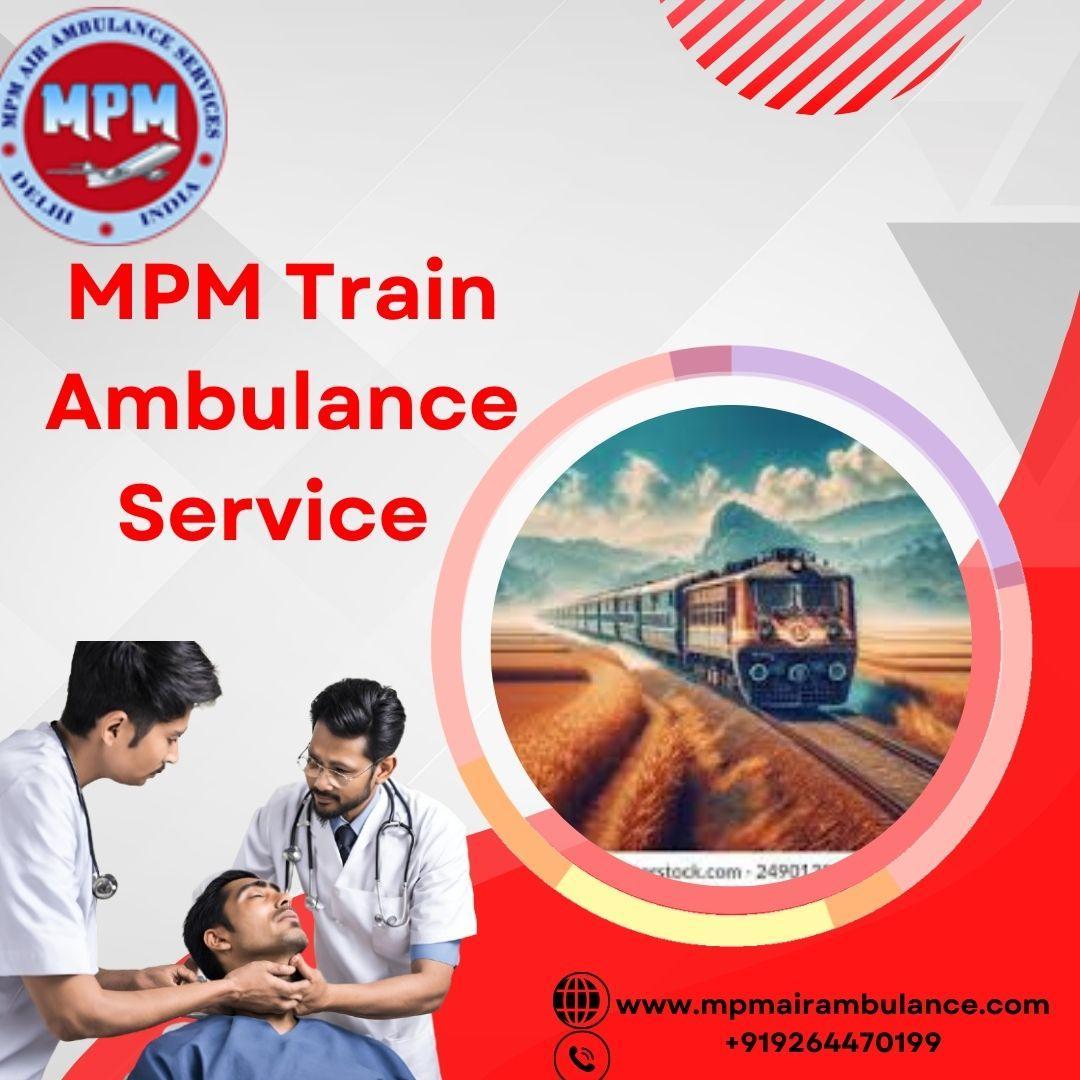 There are qualified professionals operating the MPM Train Ambulance in Kolkata