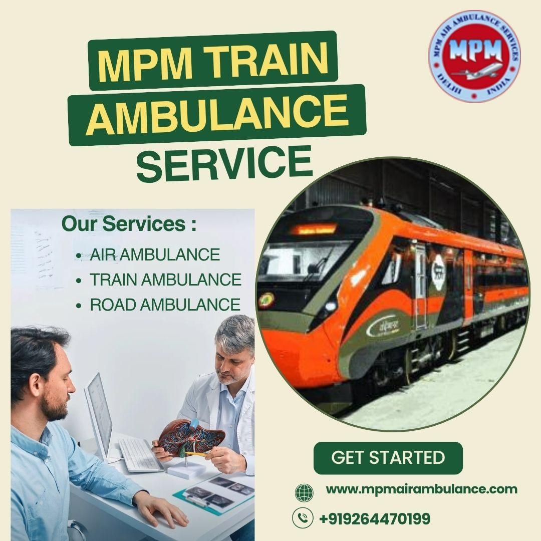 MPM Does His Best to Manage the Transit in Guwahati in a Train Ambulancei578