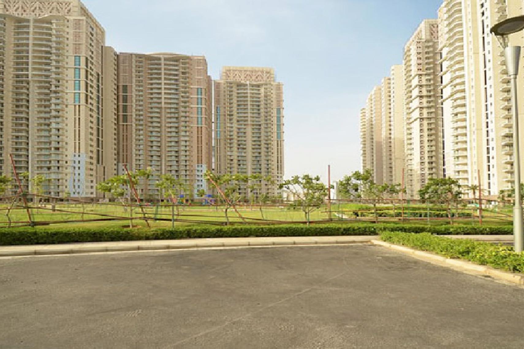 Service Apartment In DLF Park Place Gurgaon Rent