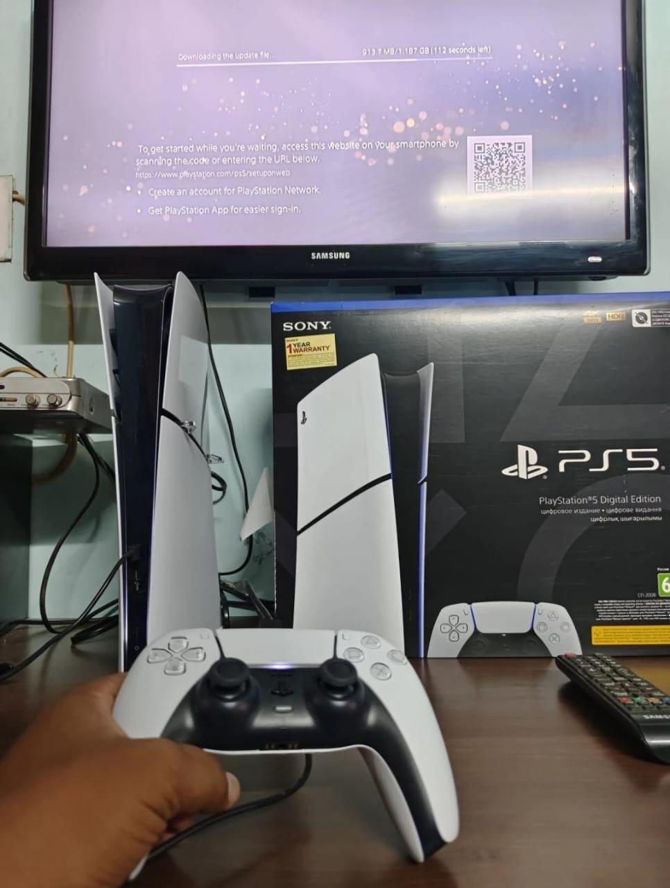 Play station 5 disc and digital