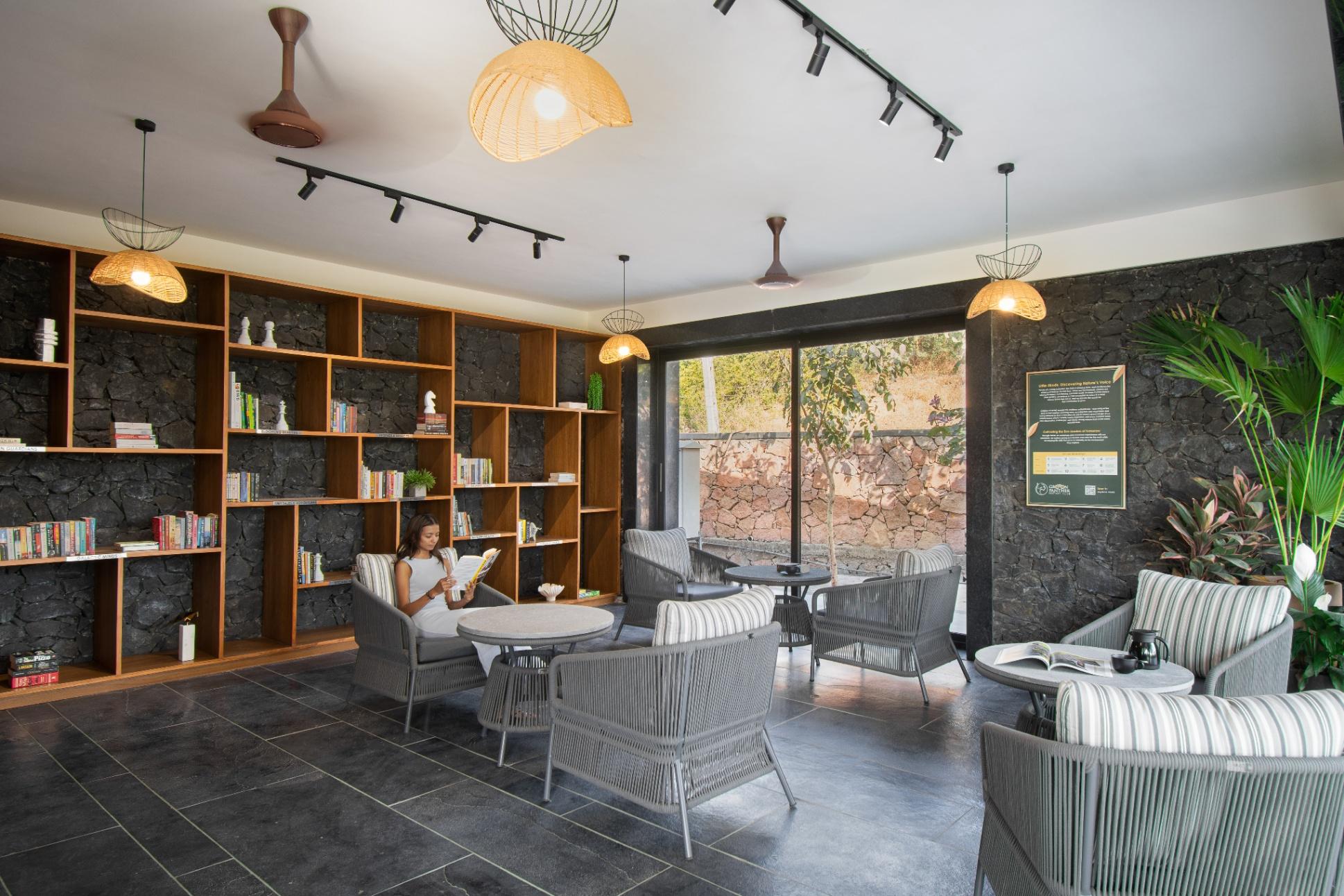  Buy Eco-Luxurious Farmhouse With Lifetime Aacess To Free Eletricity and Water