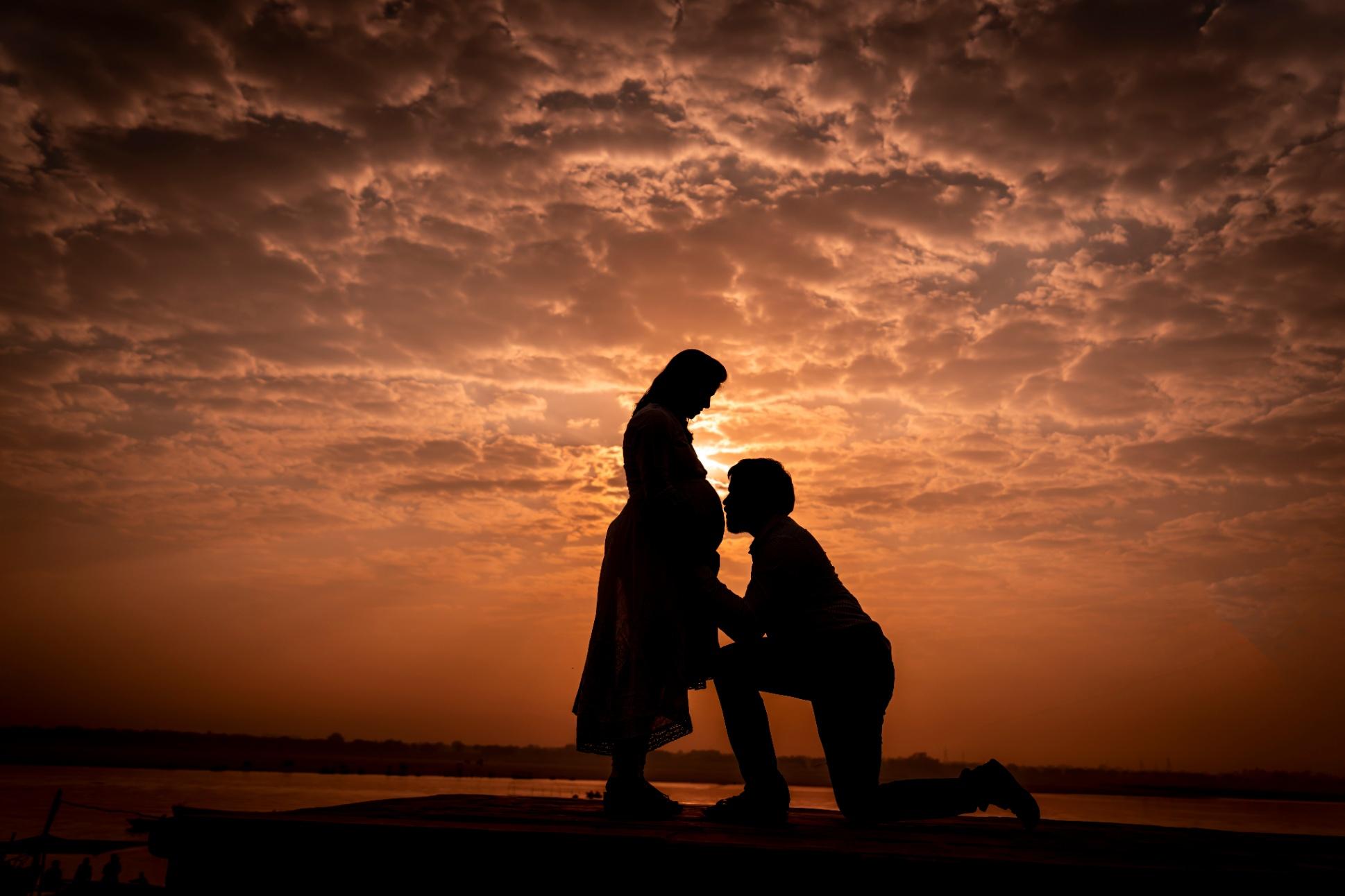 maternity photoshoot in Varanasi 