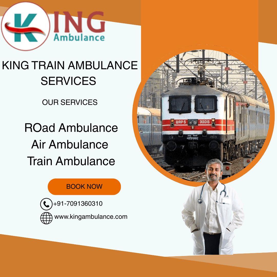 Book the most King Train Ambulance service in Siliguri for your  patient