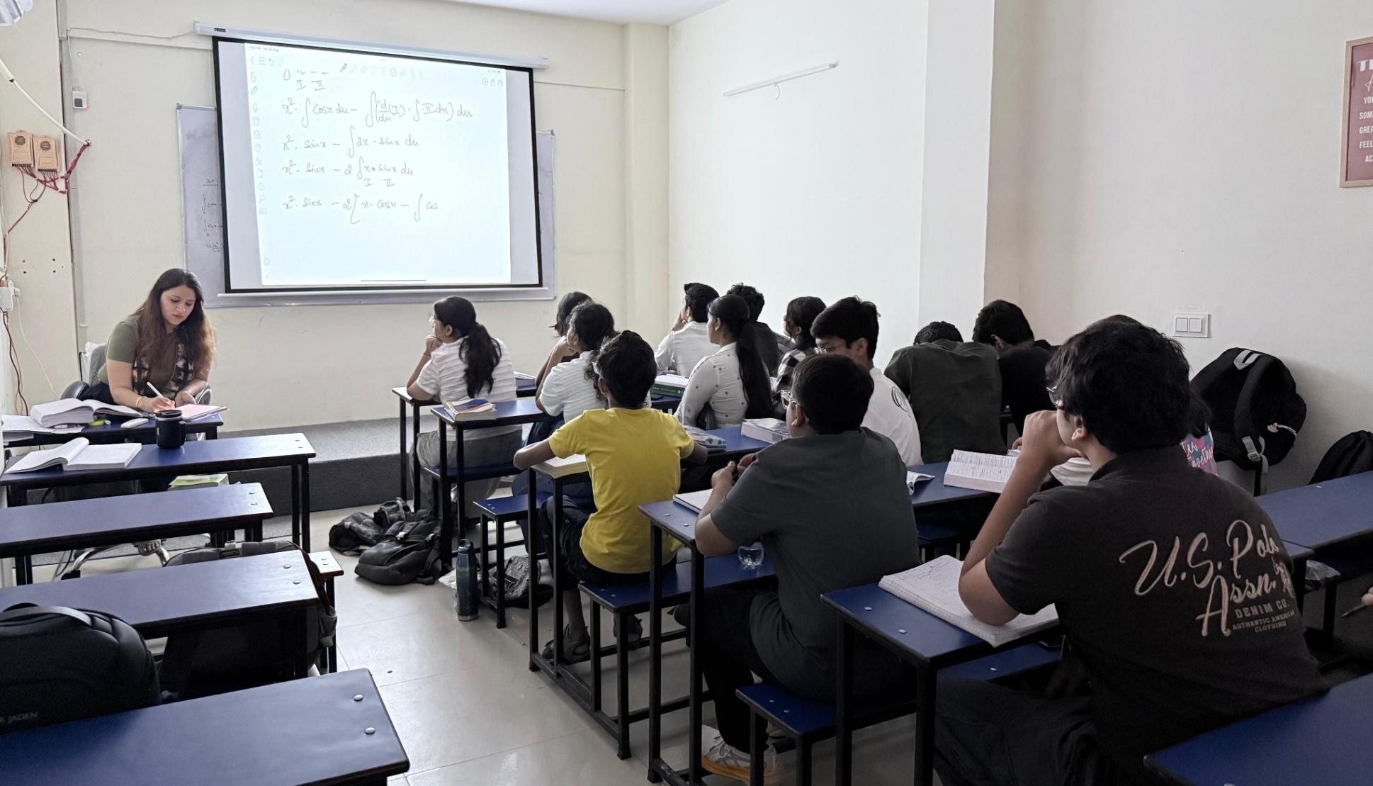 Best Math Teacher in Faridabad | Learn from the Best at Infinity Classes