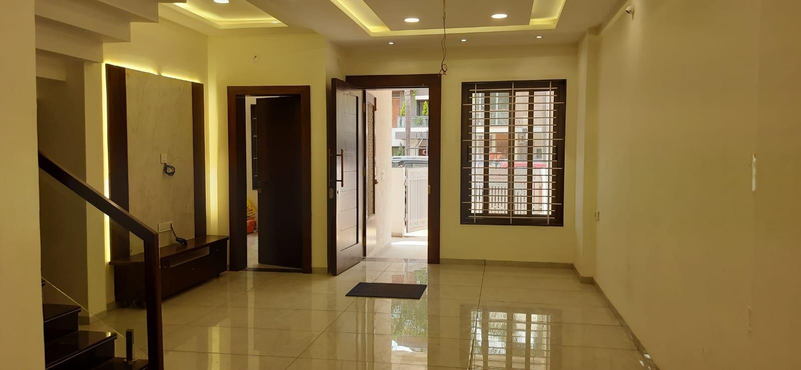 4BHK Villa For Sale At Secured Campus RR Avenue Clost To Tulsi Nagar Indore.