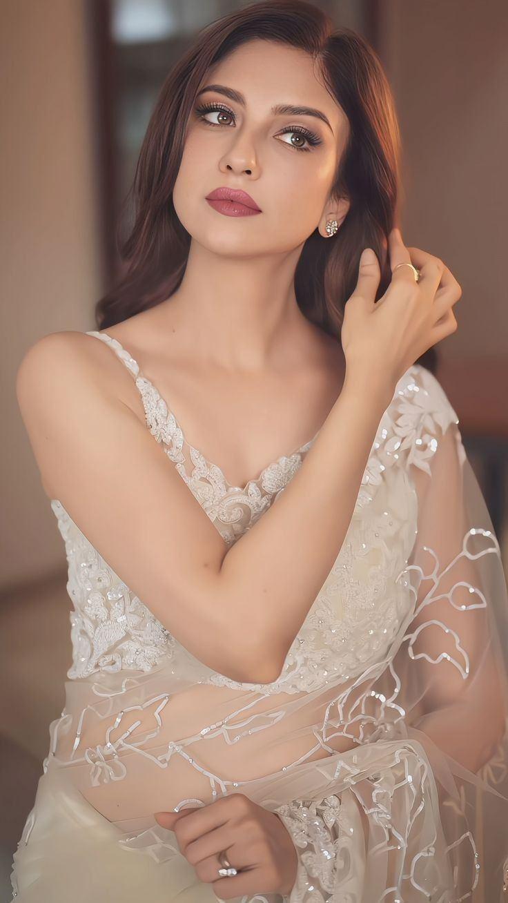 Which blouse colors suit silver color sarees?