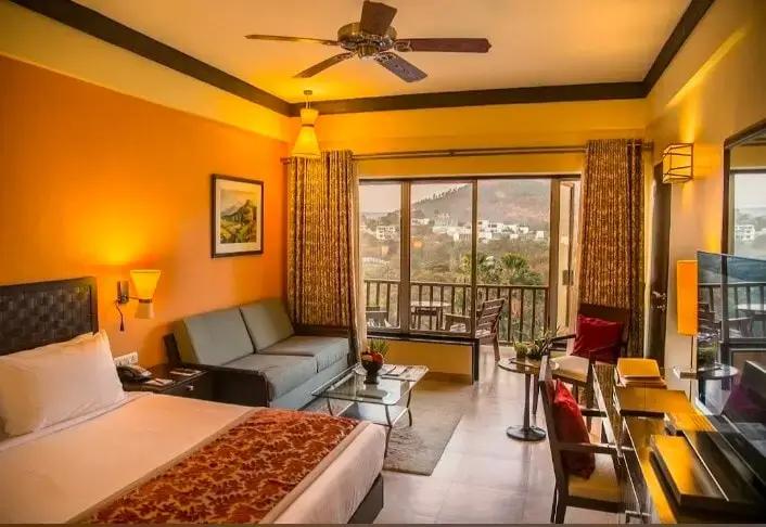 Top Hotel in Katra Niharika Bhawan  