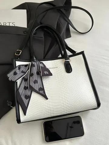 Savana  Store Snake Print Tote Bag