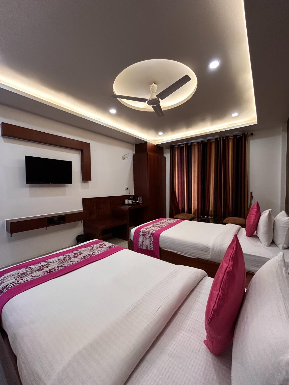  Why Your Search for the Best Banquet in Sarnath Ends at Hotel SGTPlaza