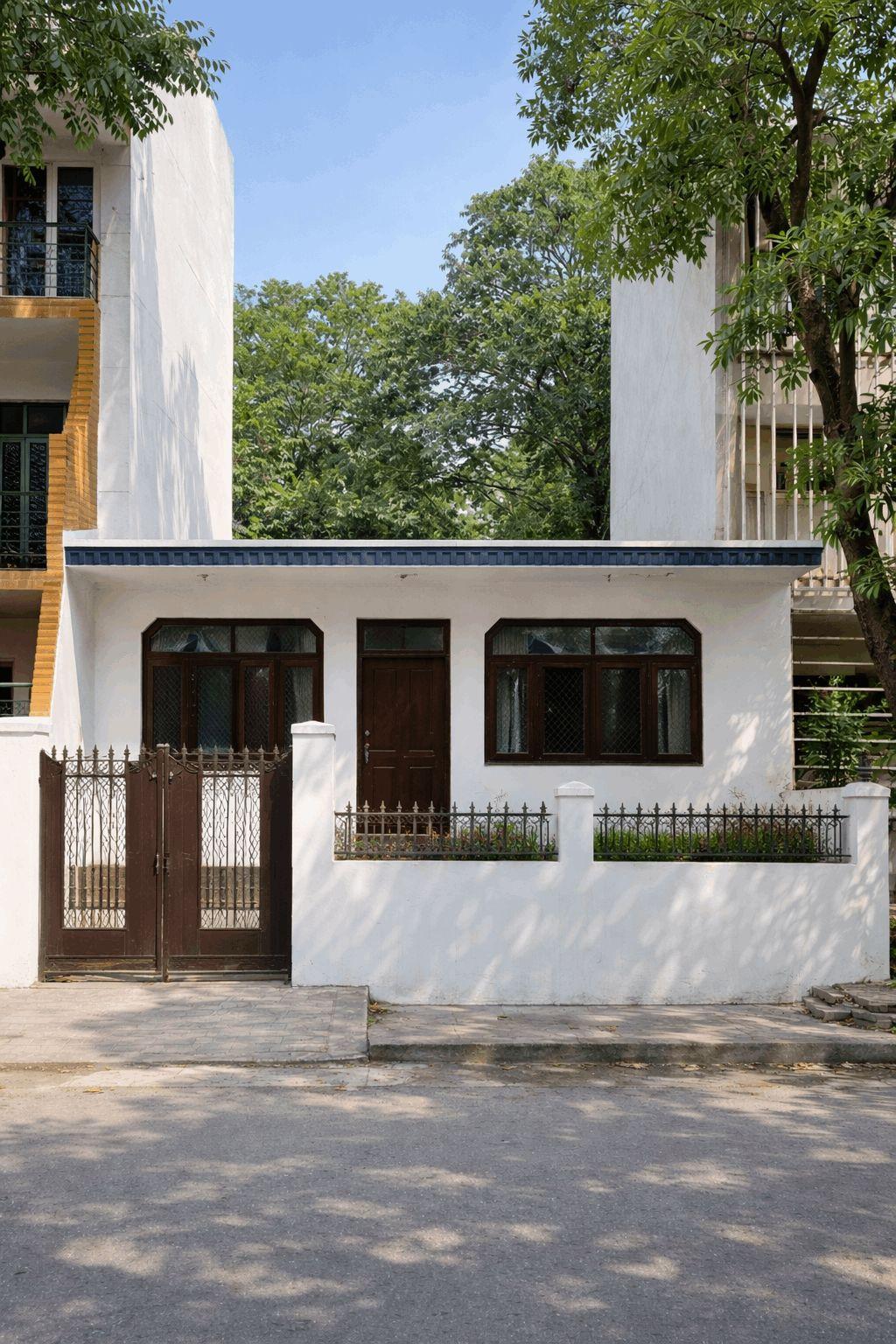 60 Sq. Mtr. Independent House in Sector P3, Greater Noida Green Belt Facing