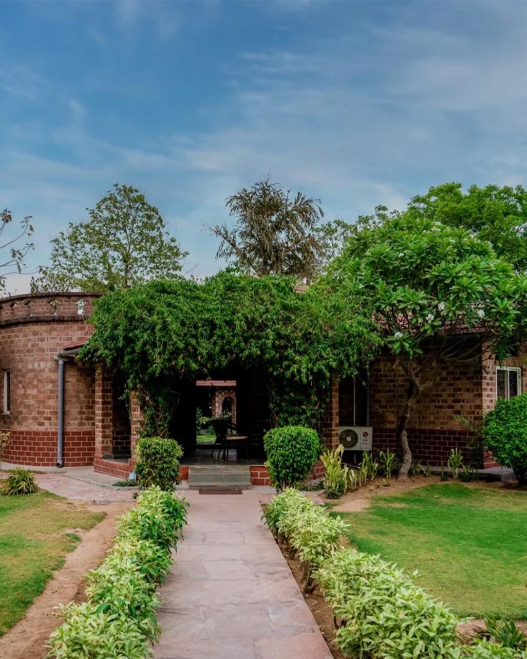 SimBliss Farm - Farmhouse in Gurgaon