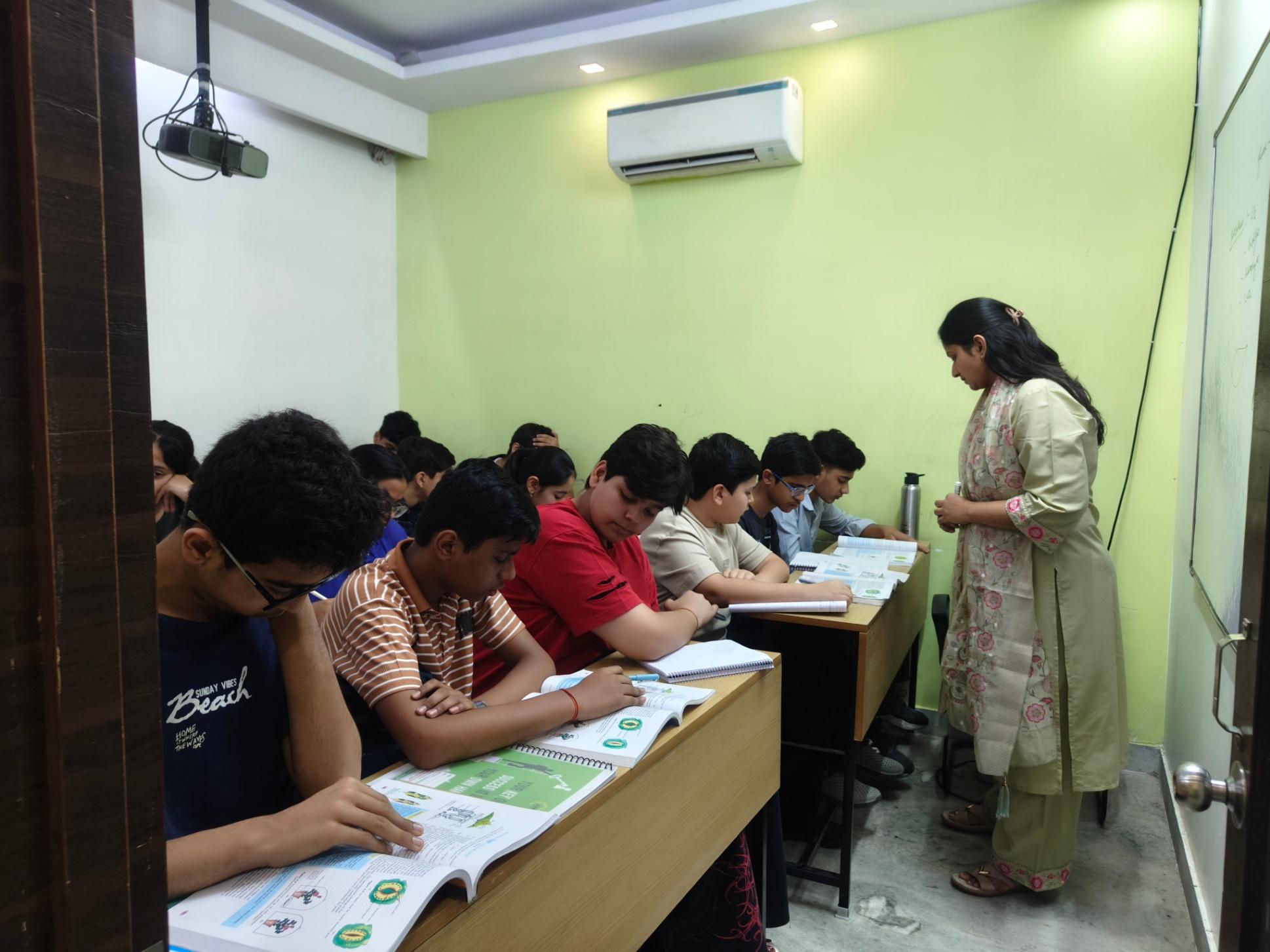 Best Math Coaching in Mukherjee Nagar - Nucleus Coaching