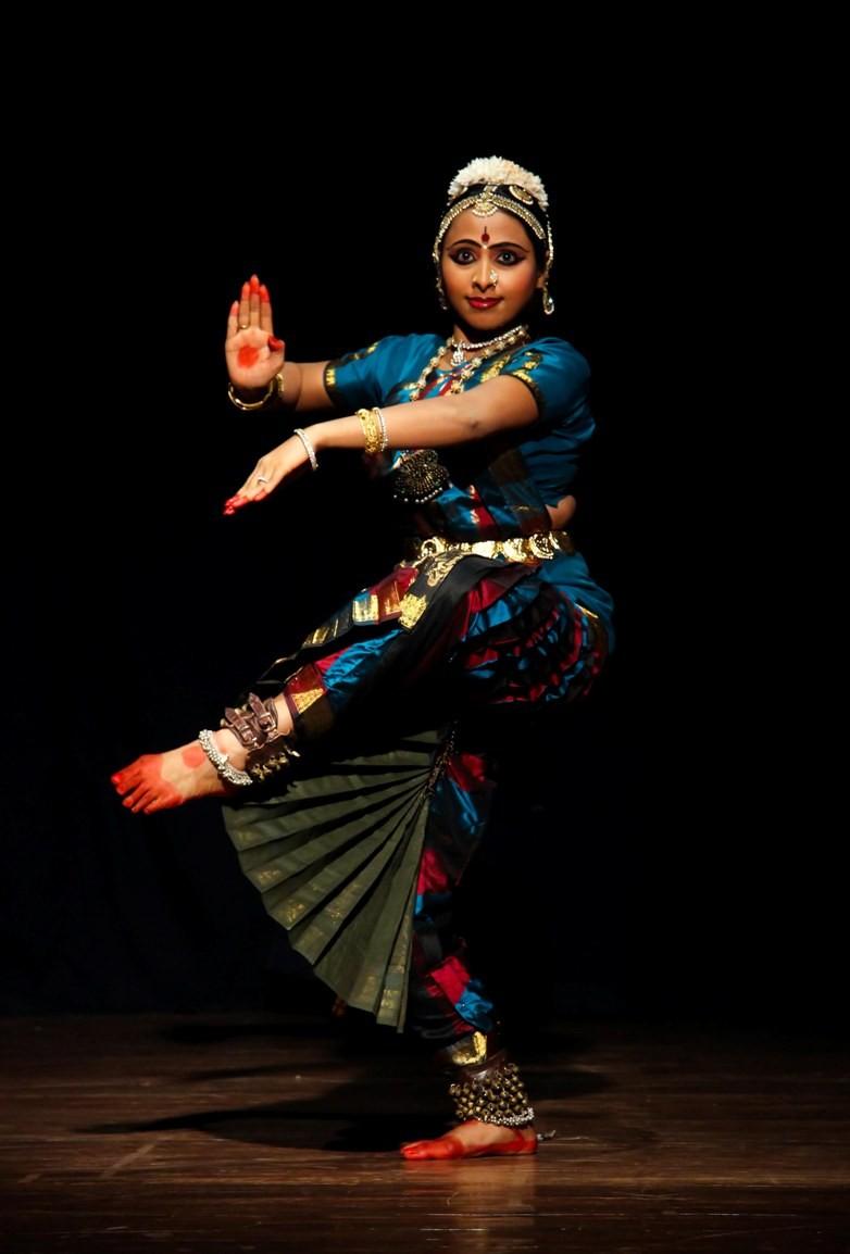 Professional Bharatanatyam Dancer for Events & Cultural Performances