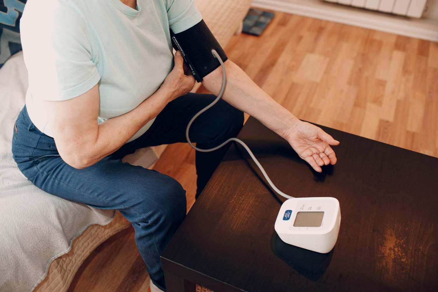 Buy Omron Digital BP Machine Online | Best Blood Pressure Monitor in India