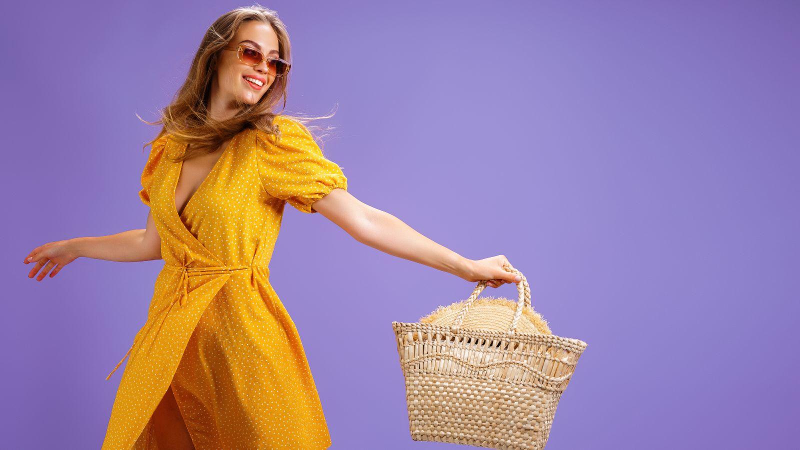 How to Avoid Scams When Using Classified Ads to Buy or Sell Clothes