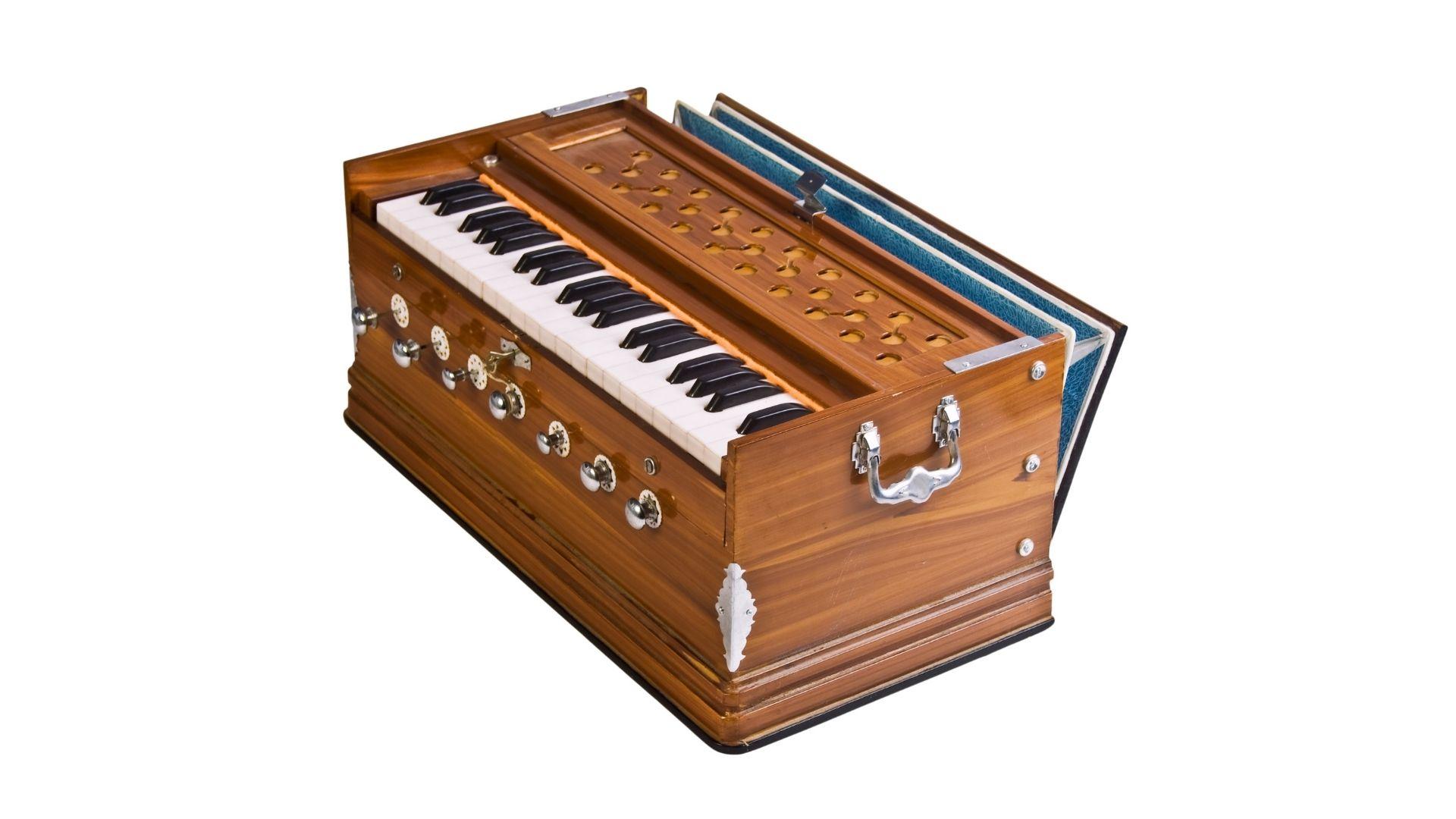 Accordion, Amplifiers, Clarinets, DJ Equipment, Drums and Percussion on sale