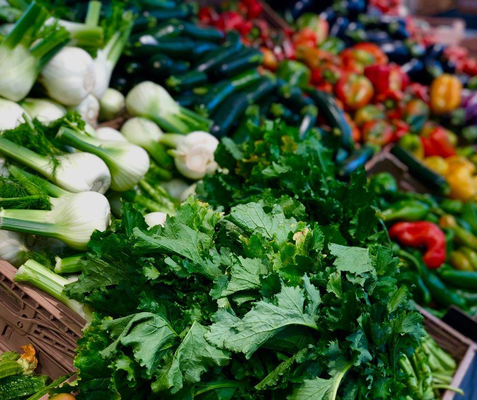Beets, Bhindi, Cabbage (Patta Gobi), Capsicum (Shimla Mirch), Carrots (Gajar) on sale