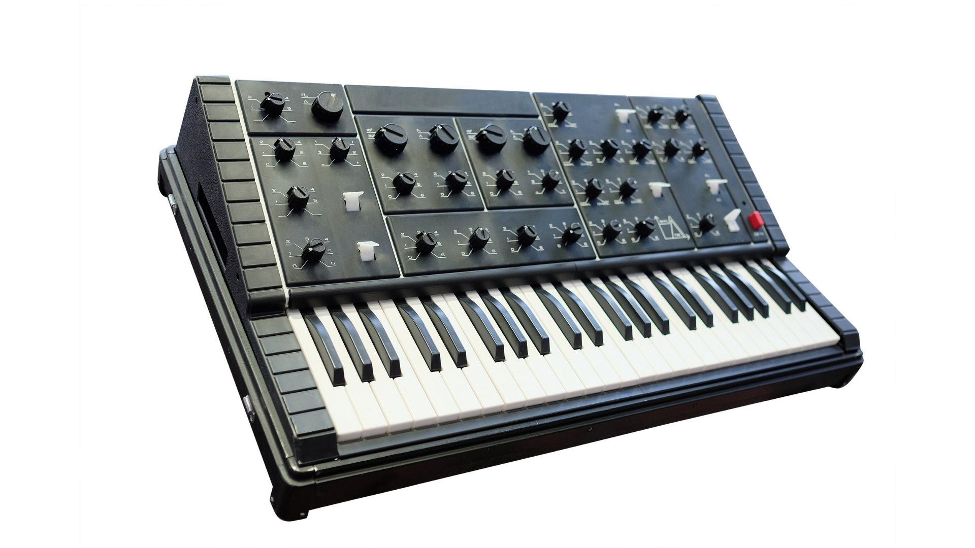 Accordion, Amplifiers, Clarinets, DJ Equipment, Dholak on sale