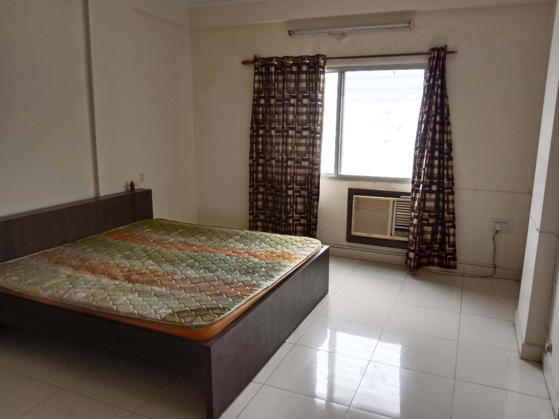 3 Bed/ 3 Bath Apartment/ Flat; 1,200 sq. ft. carpet area, Furnished for rent @Gulmohar Bhopal 