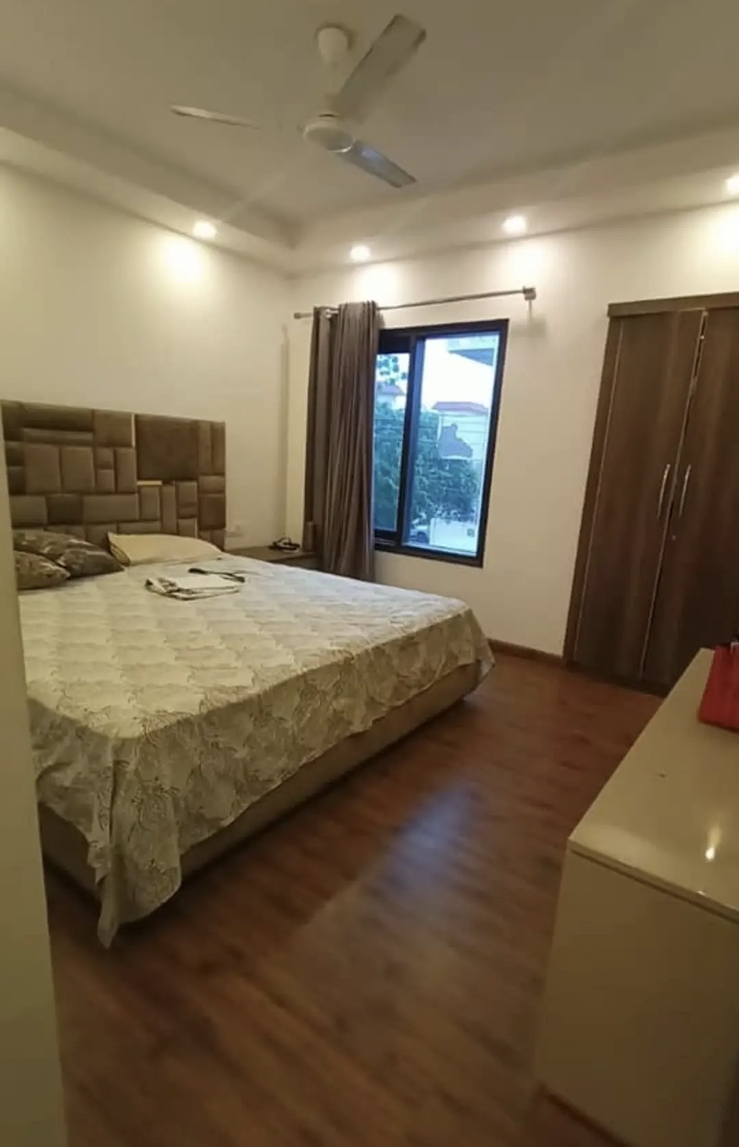 3 Bed/ 3 Bath Apartment/ Flat, Furnished for rent @Sushantloc 1 - C block sector 43