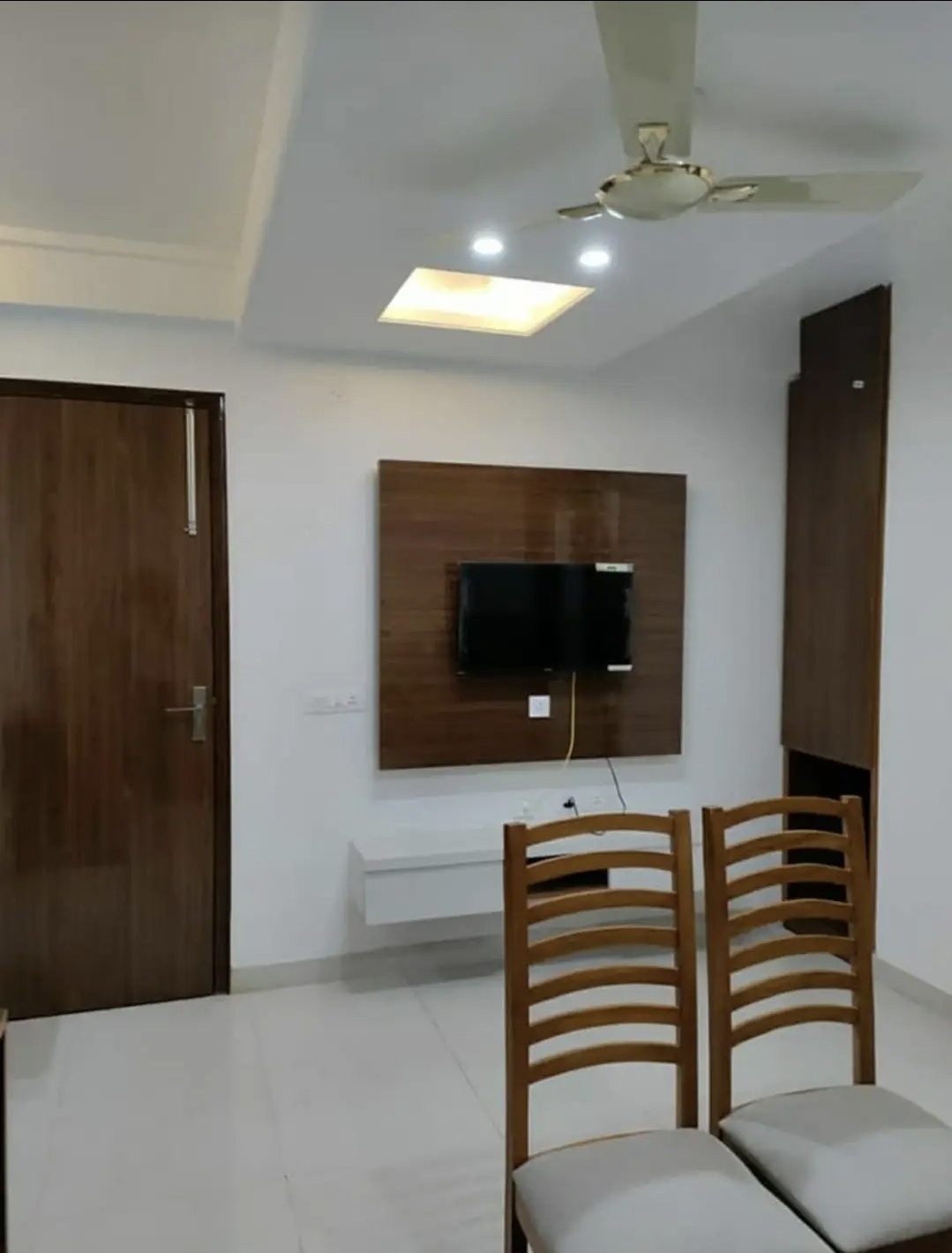 1 Bed/ 1 Bath Apartment/ Flat, Furnished for rent @Sector 55