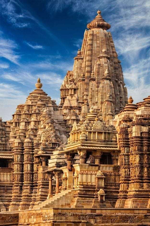 Famous temples of khajuraho,Madhya Pradesh... India💙