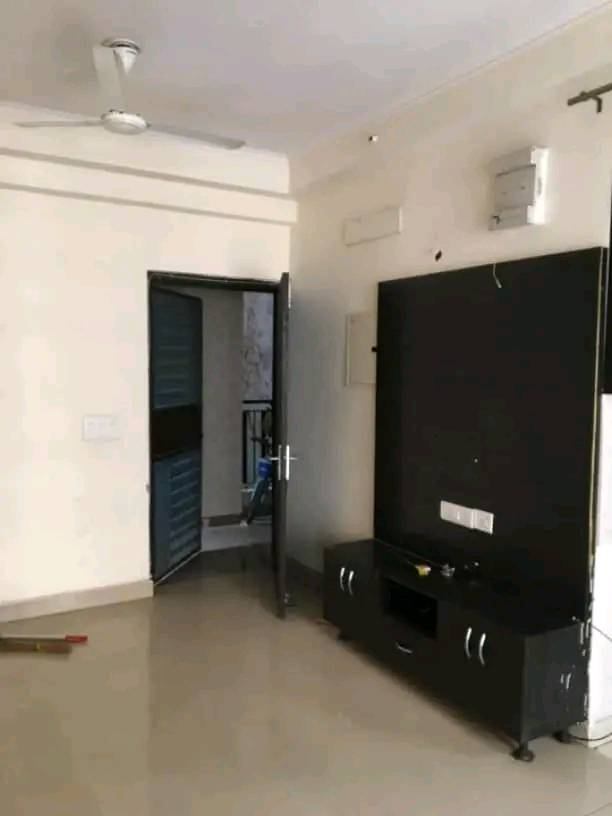 1 Bed/ 1 Bath Apartment/ Flat, Semi Furnished for rent @SAKET DELHI