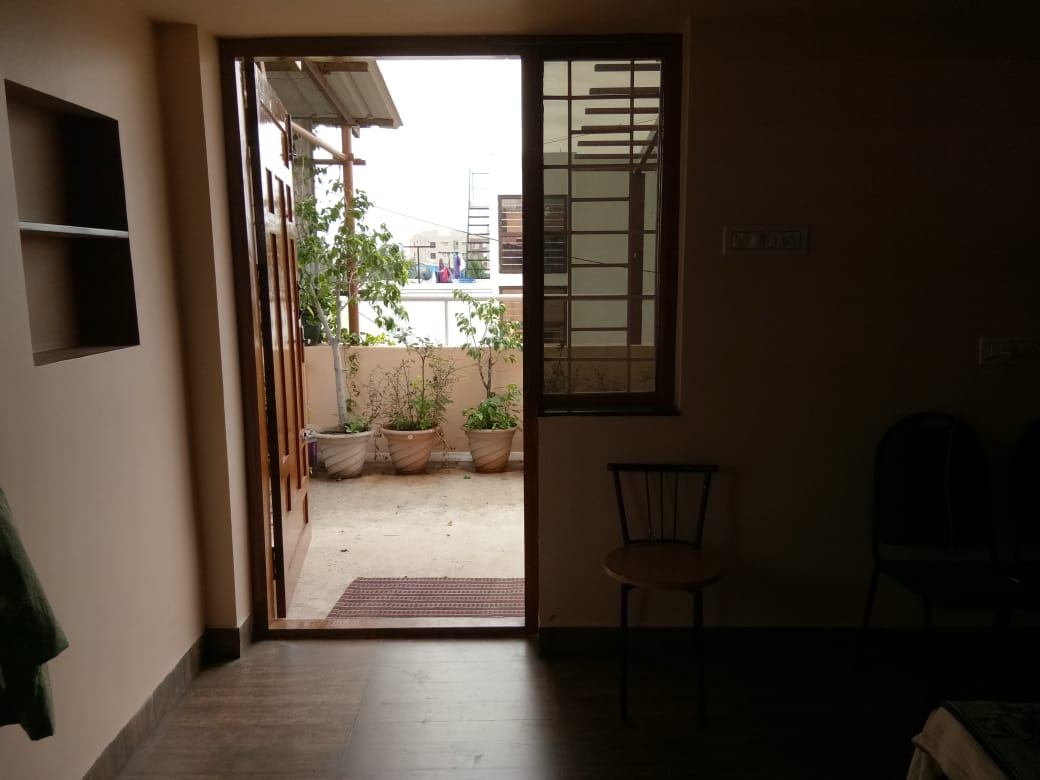 1 Bed/ 1 Bath House/ Bungalow/ Villa; 200 sq. ft. carpet area, Semi Furnished for rent @Ganapathy