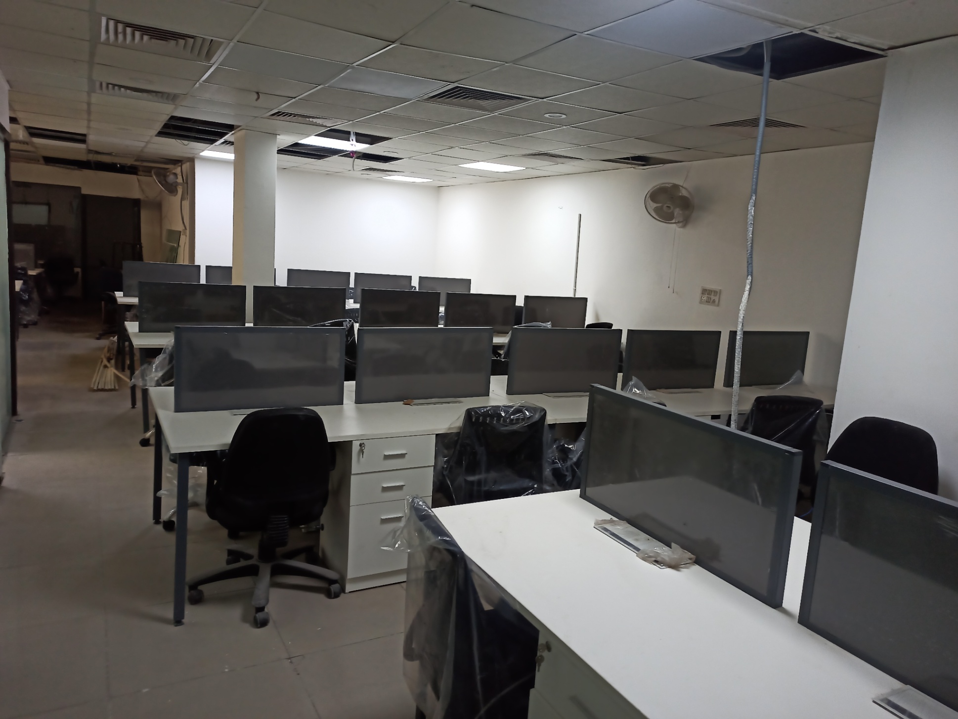 Office/ Shop, 3400 sq ft carpet area, Furnished for rent @Sector 1 Noida