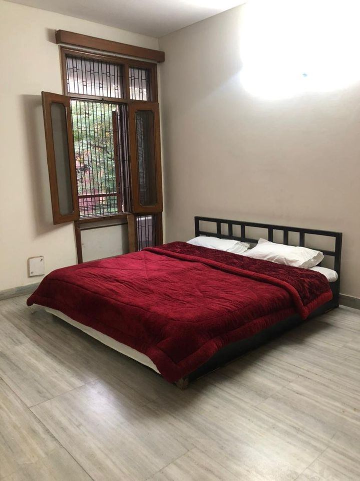2 Bed/ 2 Bath House/ Bungalow/ Villa, Semi Furnished for rent @Saket new delhi