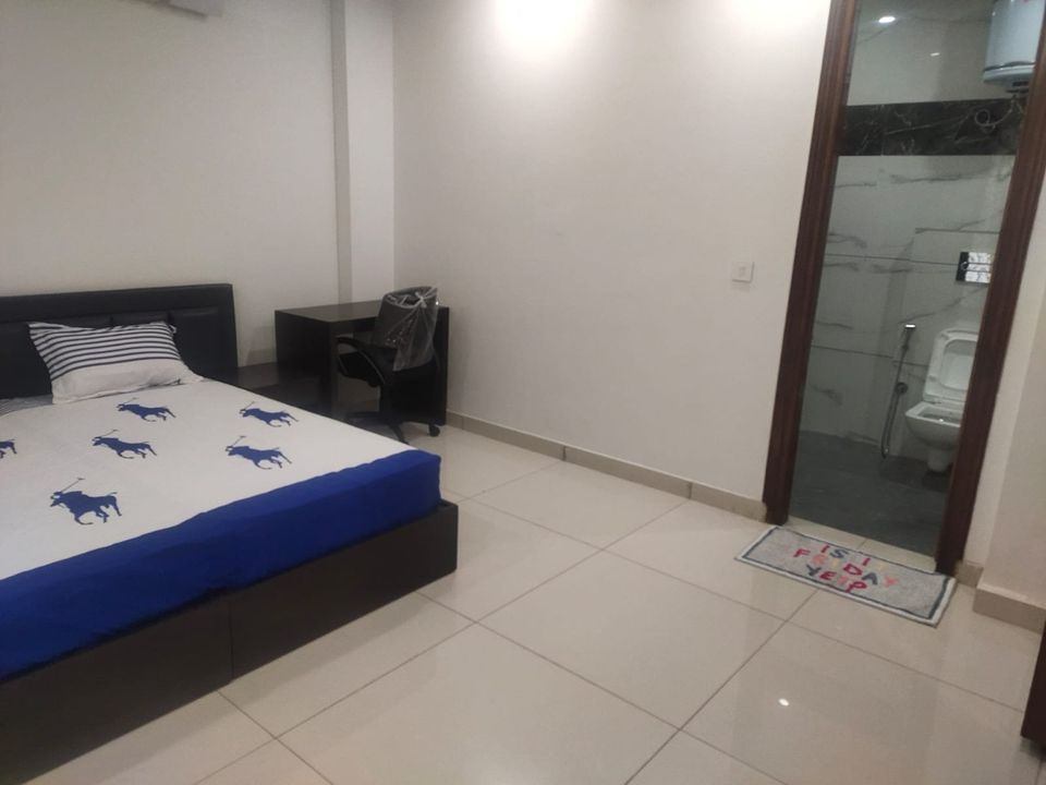 4 Bed/ 4 Bath House/ Bungalow/ Villa, Furnished for rent @Sector 43 golf course road Gurgaon. 