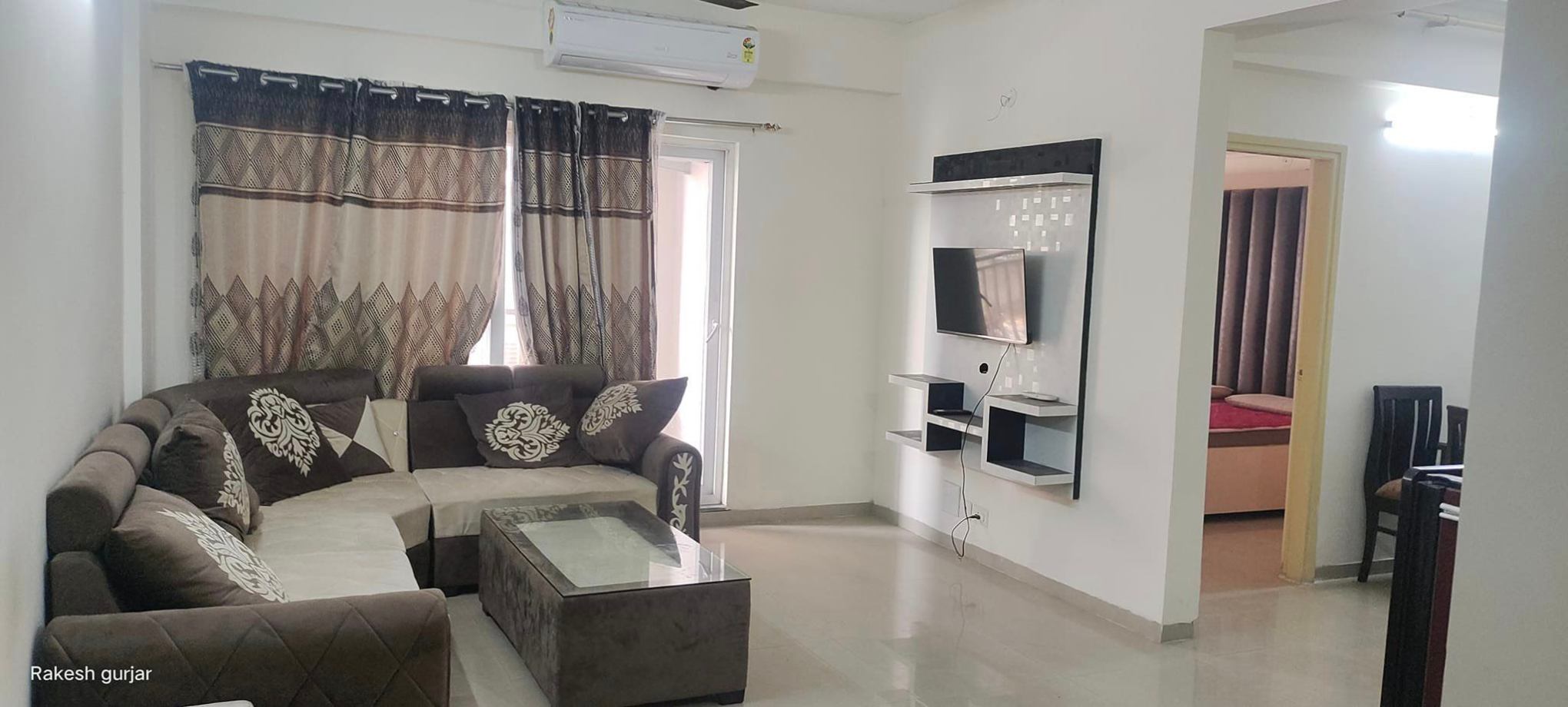 3 Bed/ 3 Bath Apartment/ Flat, Furnished for rent @Noida extension 1 murti chowk