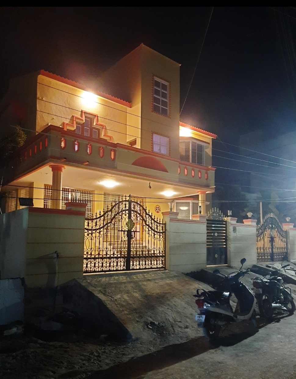 2 Bed/ 2 Bath House/ Bungalow/ Villa; 1,040 sq. ft. carpet area, Semi Furnished for rent @Iyyapanthangal,  behind depo