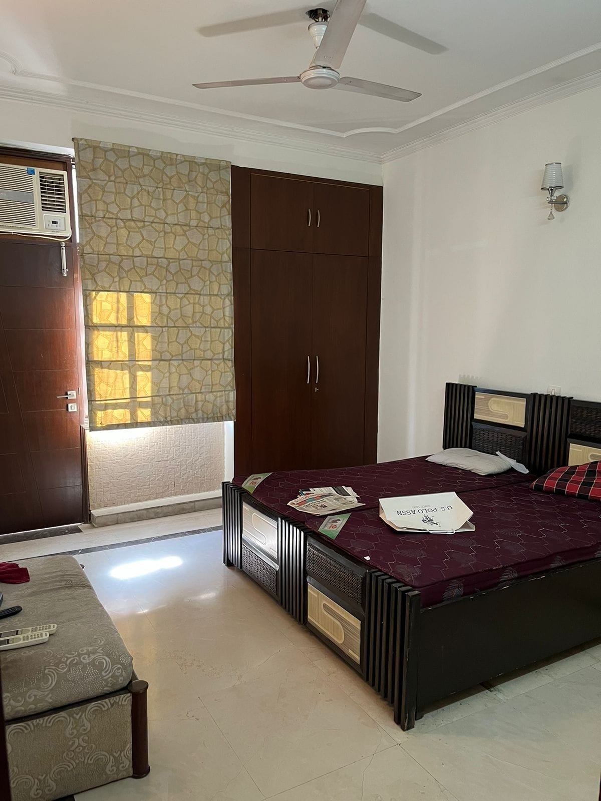 4 Bed/ 4 Bath Rent Apartment/ Flat, Furnished for rent @Kalkaji New Delhi