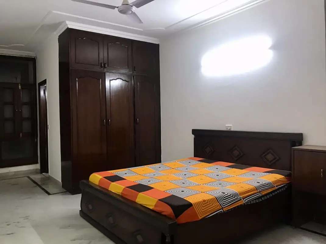 3 Bed/ 3 Bath Rent Apartment/ Flat; 1,854 sq. ft. carpet area, Furnished for rent @Greater kailash part 1e block 