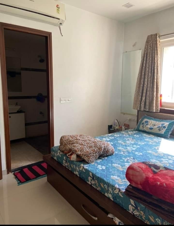 1 Bed/ 1 Bath Rent Apartment/ Flat for rent @Saket new delhi