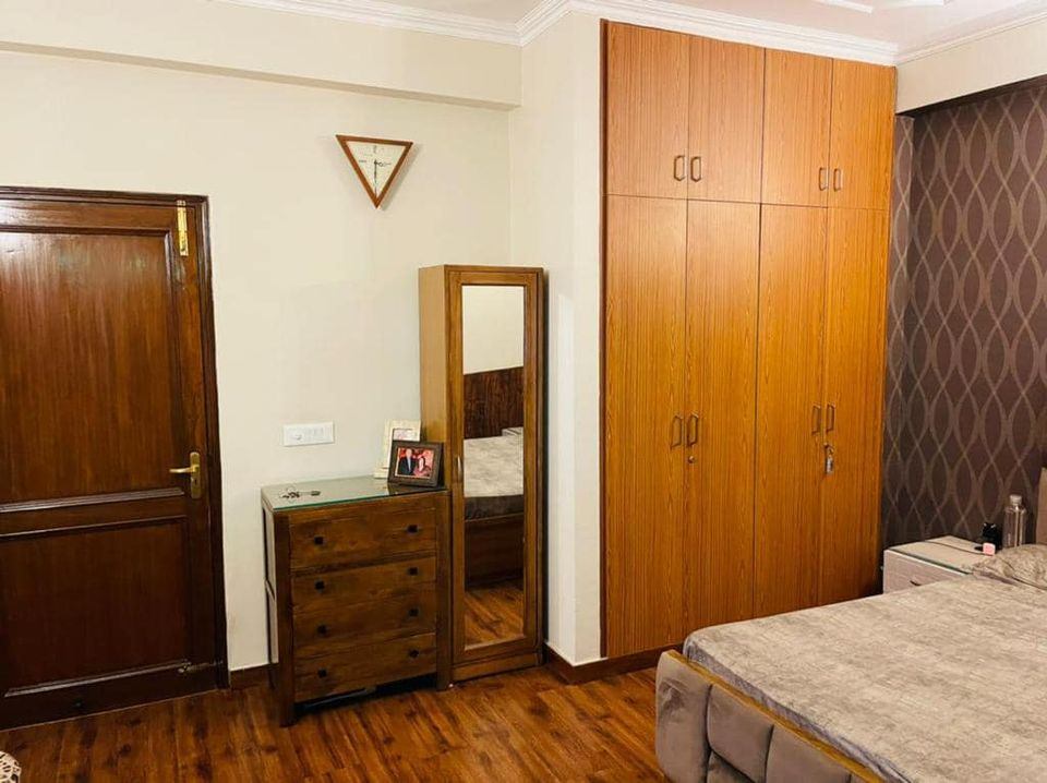 3 Bed/ 3 Bath Rent Apartment/ Flat; 1,800 sq. ft. carpet area, Furnished for rent @Shivalik New Delhi