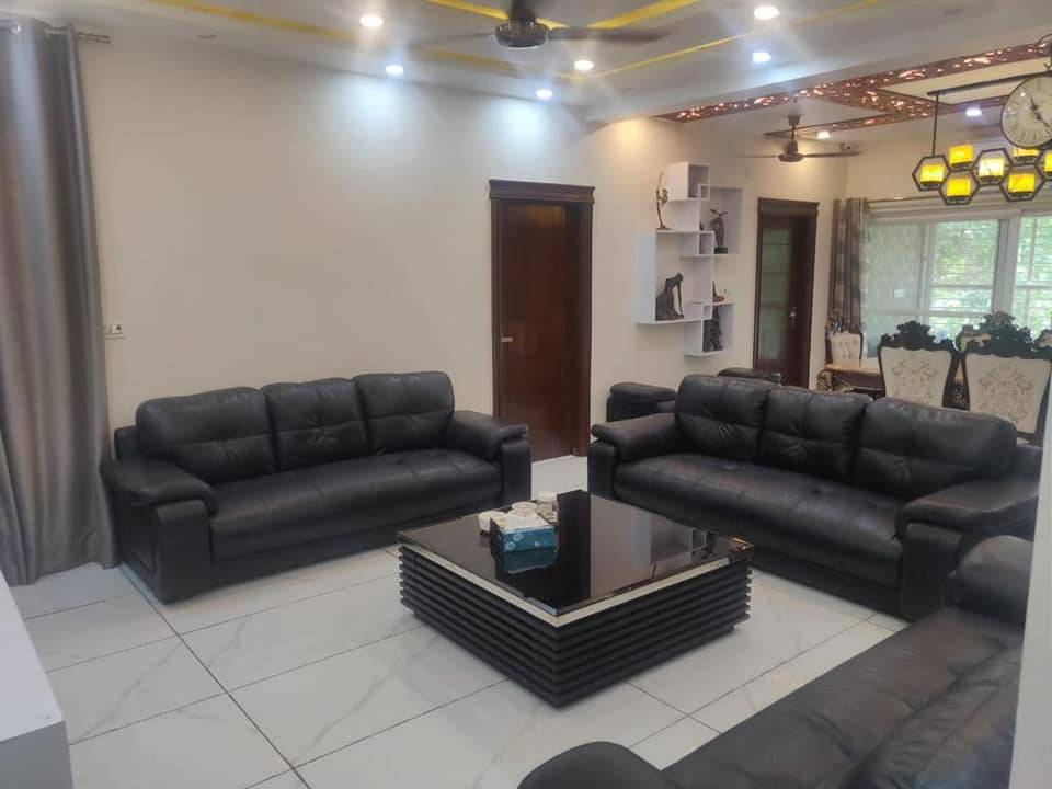 3 Bed/ 3 Bath Sell Apartment/ Flat; 1,400 sq. ft. carpet area; Ready To Move for sale @sector29 Noida