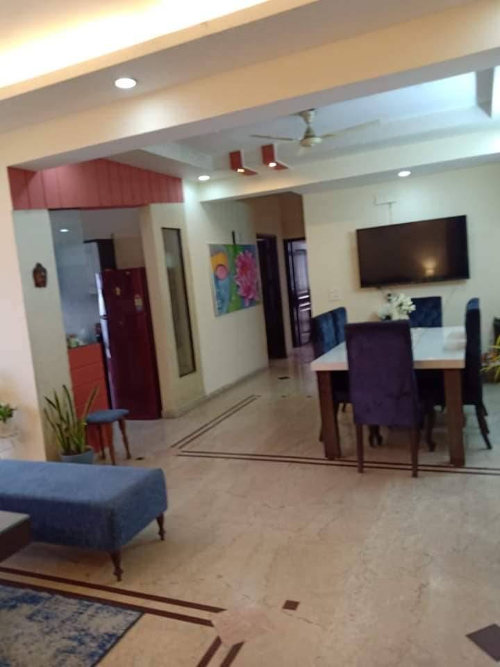 3 Bed/ 3 Bath Rent Apartment/ Flat, Furnished for rent @gaur city Greater Noida