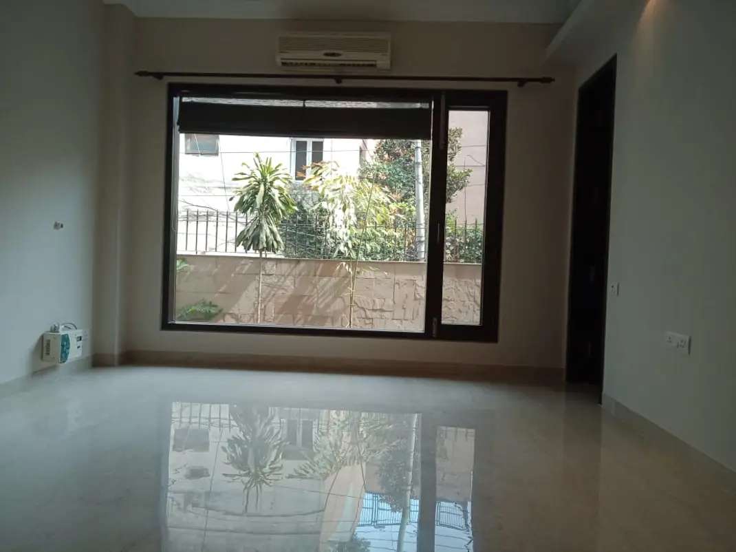 4 Bed/ 4 Bath Rent House/ Bungalow/ Villa, Semi Furnished for rent @Vasant vihar new delhi 
