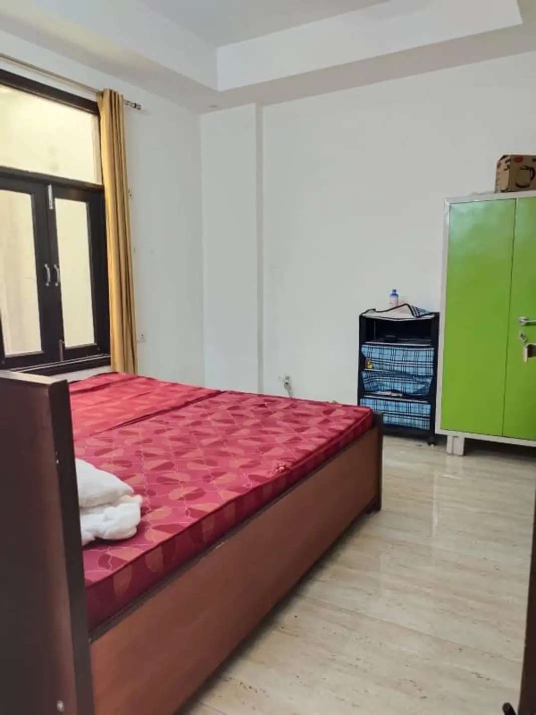 2 Bed/ 2 Bath Rent Apartment/ Flat, Semi Furnished for rent @Saket delhi 