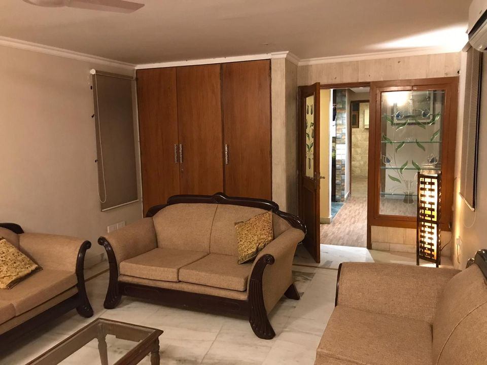 1 Bed/ 1 Bath Rent Apartment/ Flat; 900 sq. ft. carpet area, Furnished for rent @Vasant Kunj Pocket A New Delhi