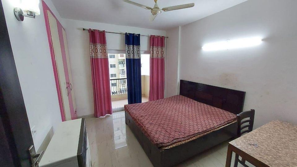 3 Bed/ 3 Bath Rent Apartment/ Flat, Furnished for rent @NOIDA SECTOR 78 