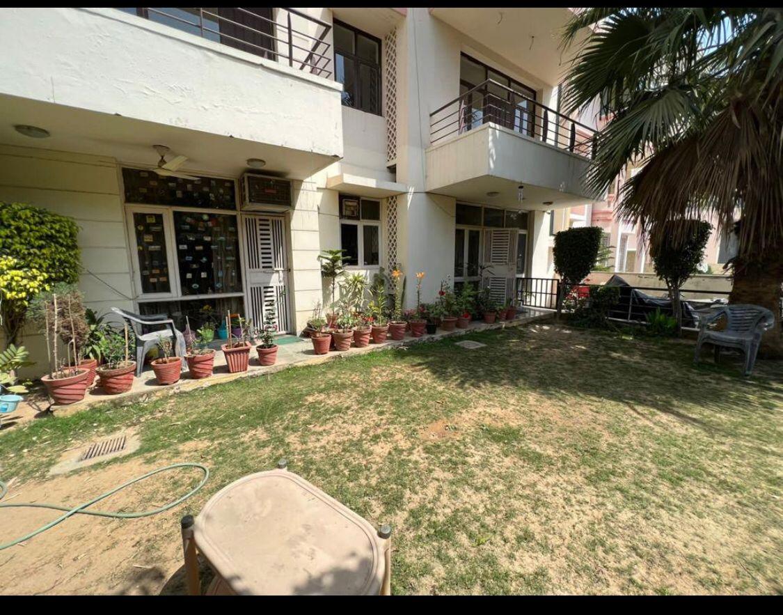 4 Bed/ 4 Bath Rent Apartment/ Flat; 3,000 sq. ft. carpet area, Furnished for rent @Sector 57