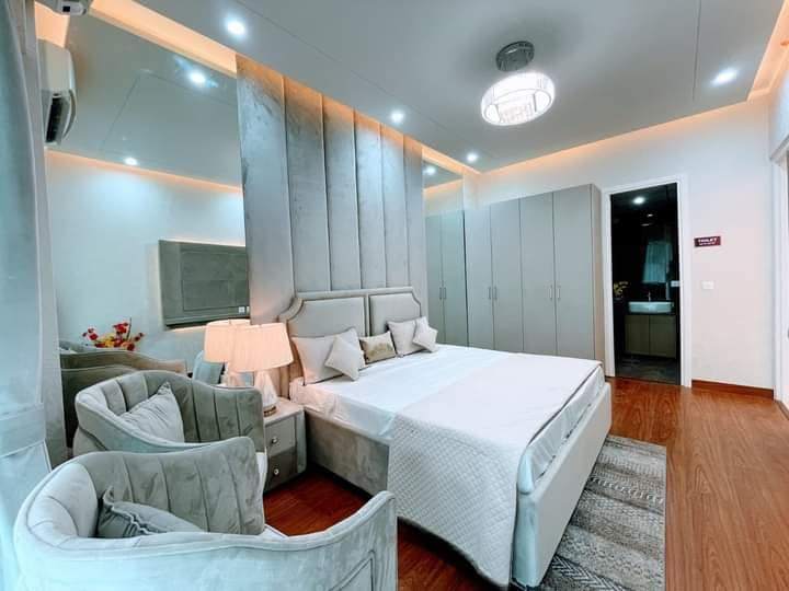 0 Bed/ 0 Bath Rent Apartment/ Flat, Semi Furnished for rent @gaur city Greater Noida